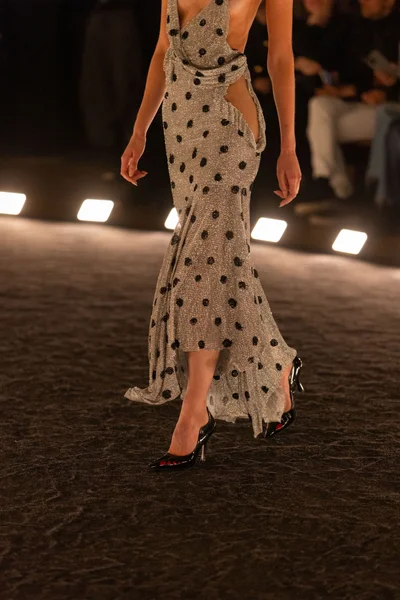 Look 80